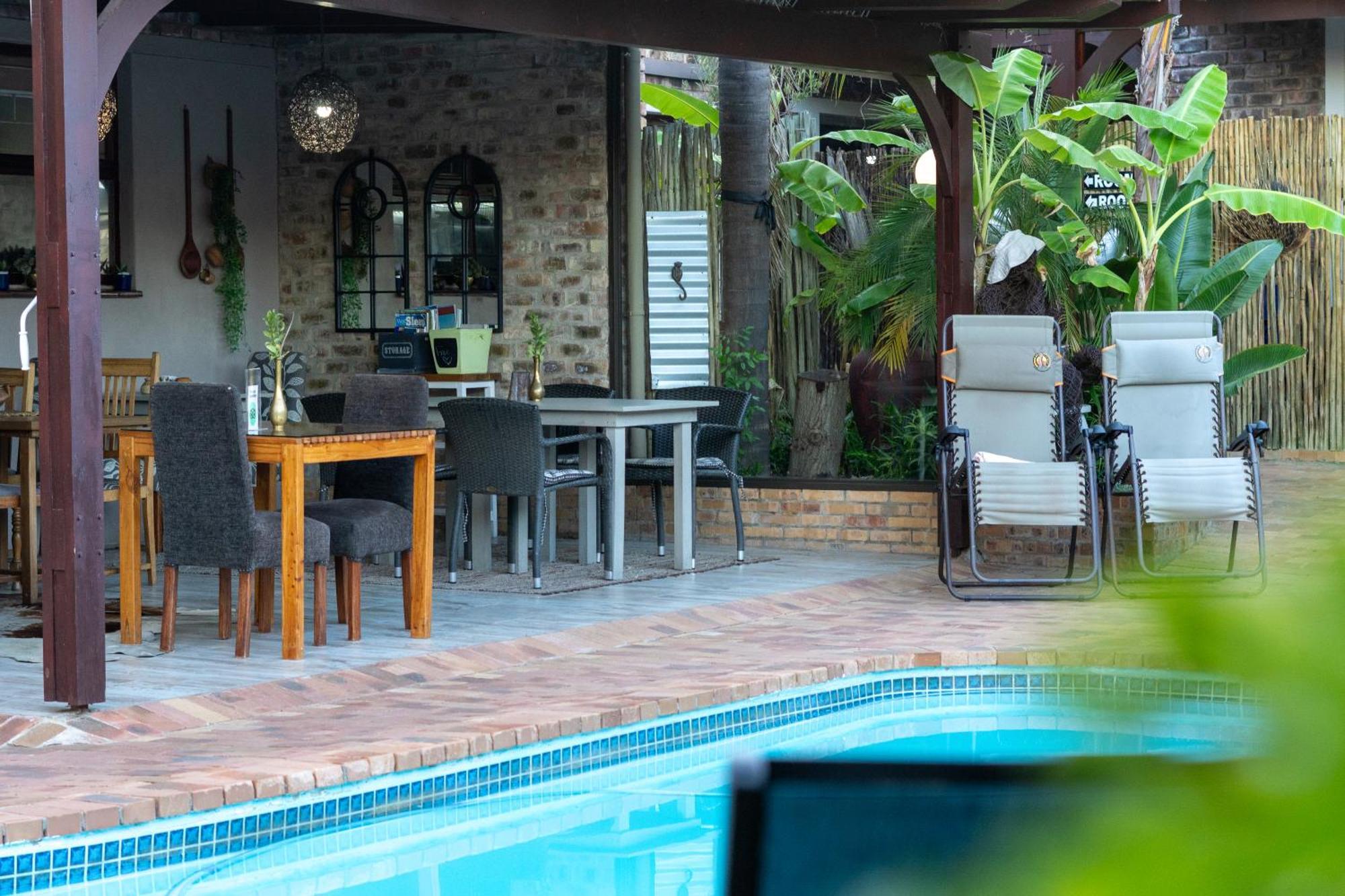 Earthbound Guest House Oudtshoorn Exterior foto