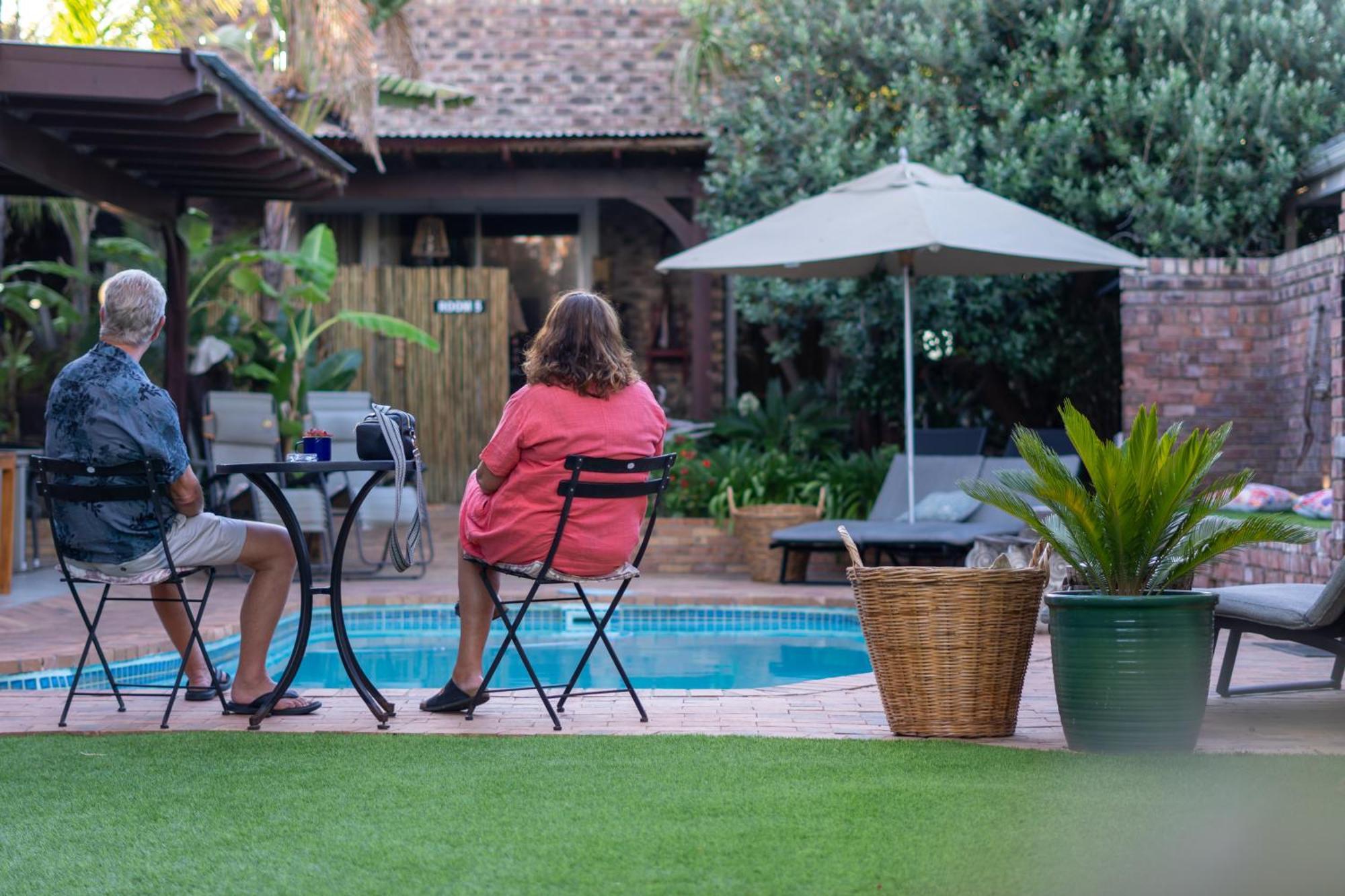 Earthbound Guest House Oudtshoorn Exterior foto