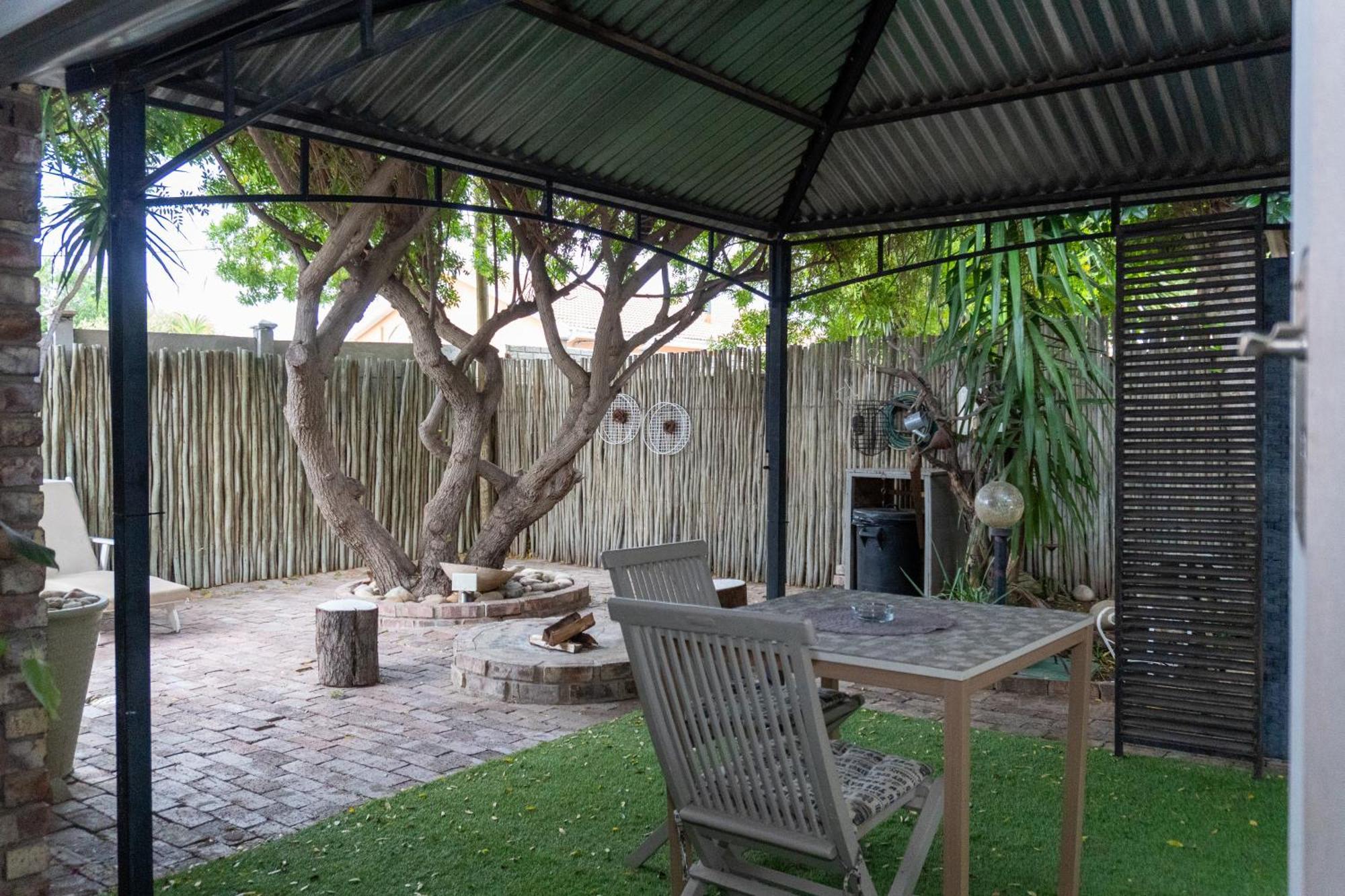 Earthbound Guest House Oudtshoorn Exterior foto